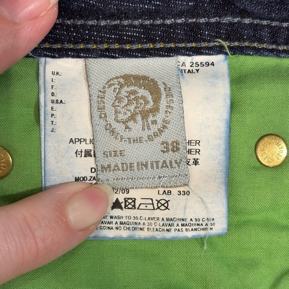 Diesel Zathan 38 x 32 Blue Jeans Lightly Distressed - Picture 7 of 9